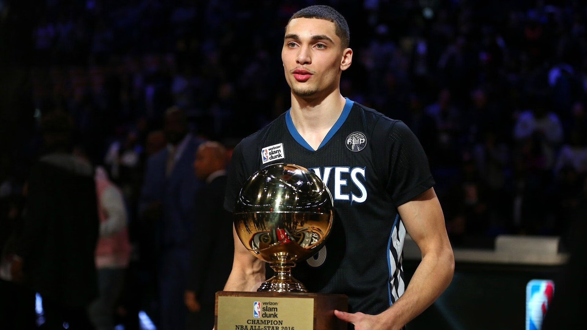 乐鱼娱乐登录-《堡垒之夜》未来城新皮肤系列上线，引领未来潮流的炫彩狂潮